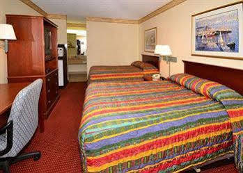 Econo Little Creek Lodge Norfolk