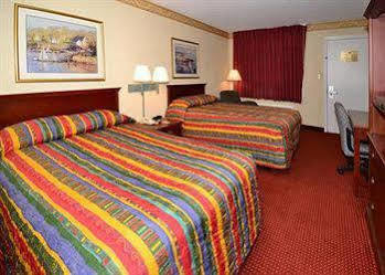 Lodge Econo Little Creek *