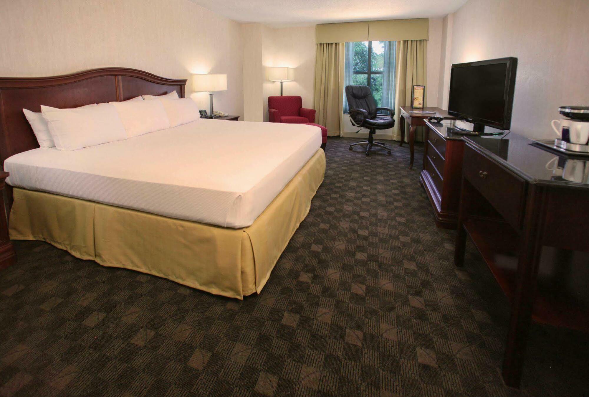 Hotel Doubletree By Hilton Airport