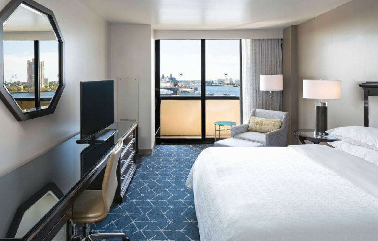 Sheraton Waterside Hotel 4*
