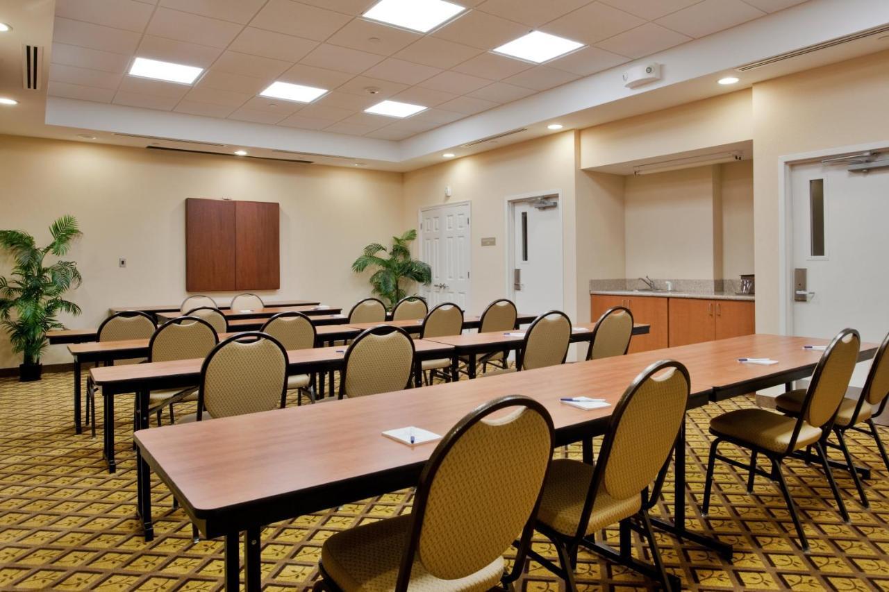 Candlewood Airport By Ihg Norfolk