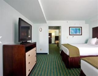 Express & Airport By Ihg 2*