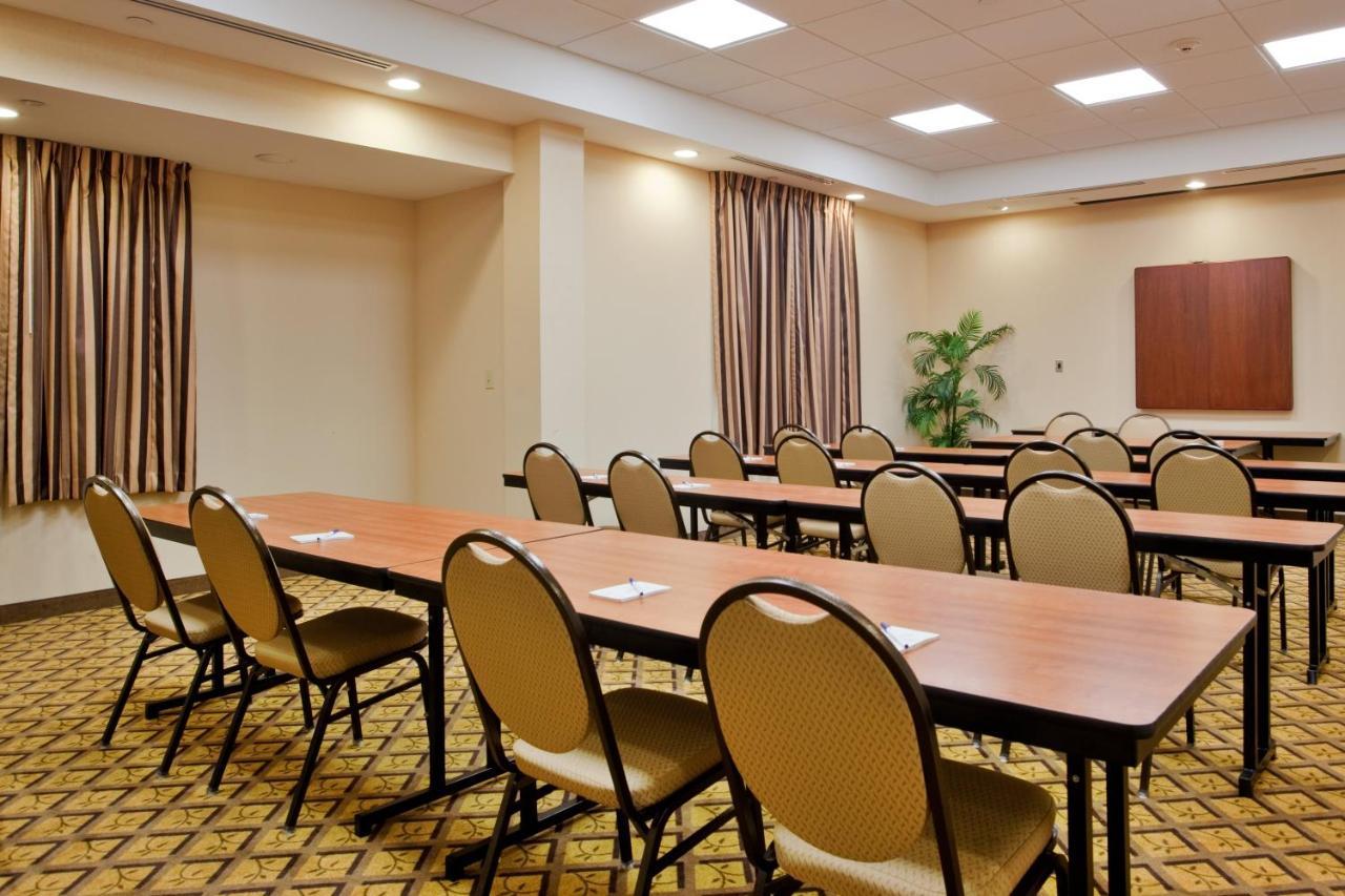 Candlewood Airport By Ihg 3* Norfolk