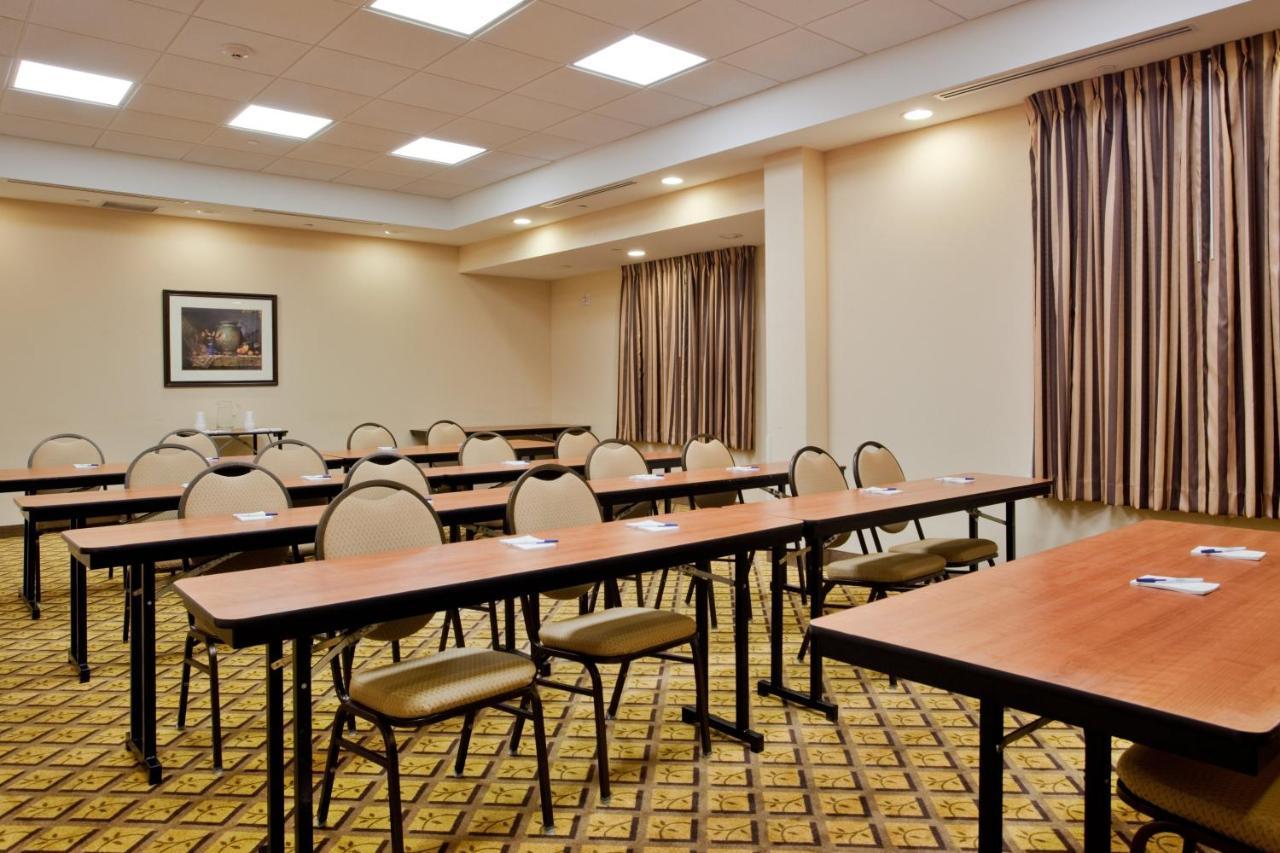 Candlewood Airport By Ihg 3* Norfolk