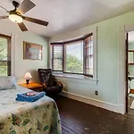 Captains Quarters By The Bay Cottage