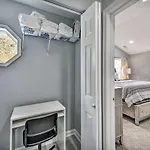 Bright Norfolk Home With Deck Less Than 3 Mi To Town!