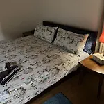 Boat House Ground Floor #2 - 1 Bedroom Waterfront, Wifi Apts