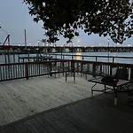 Boat House Studio - Water Front Pets Wifi Smart Tv Apts