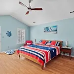Captain\'S Quarters