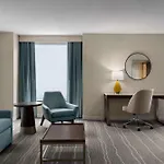 Doubletree By Hilton Norfolk Airport
