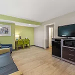 Best Western Plus Holiday Sands Inn & Suites