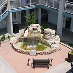 Best Western Plus Holiday Sands Inn & Suites