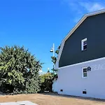 Beach Cottage Breeze Suite