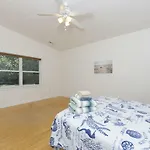Harbor Delight On The Bay - Private Sandy Beach! Home