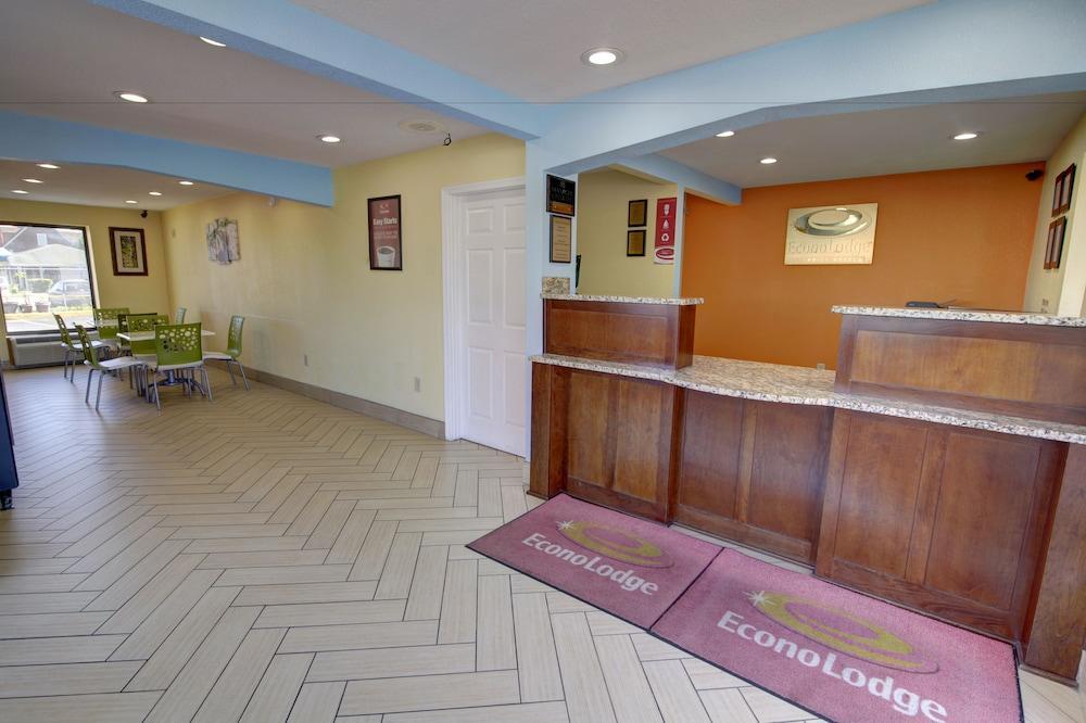 Econo At Military Circle Norfolk