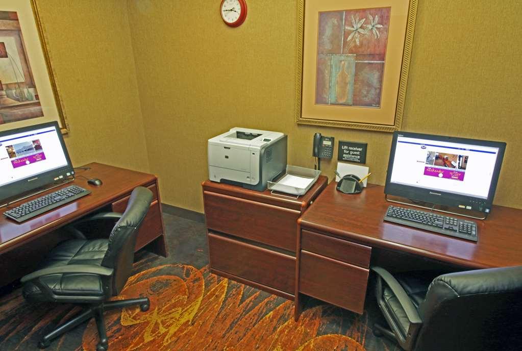 Hotel Hampton & Norfolk-airport 3*
