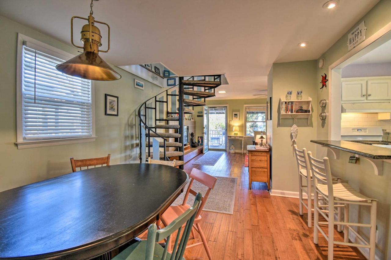 Holiday home Classic Chesapeake Beachside With Porch!