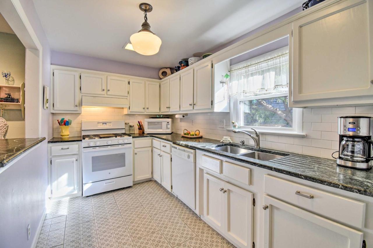Holiday home Classic Chesapeake Beachside With Porch! Norfolk
