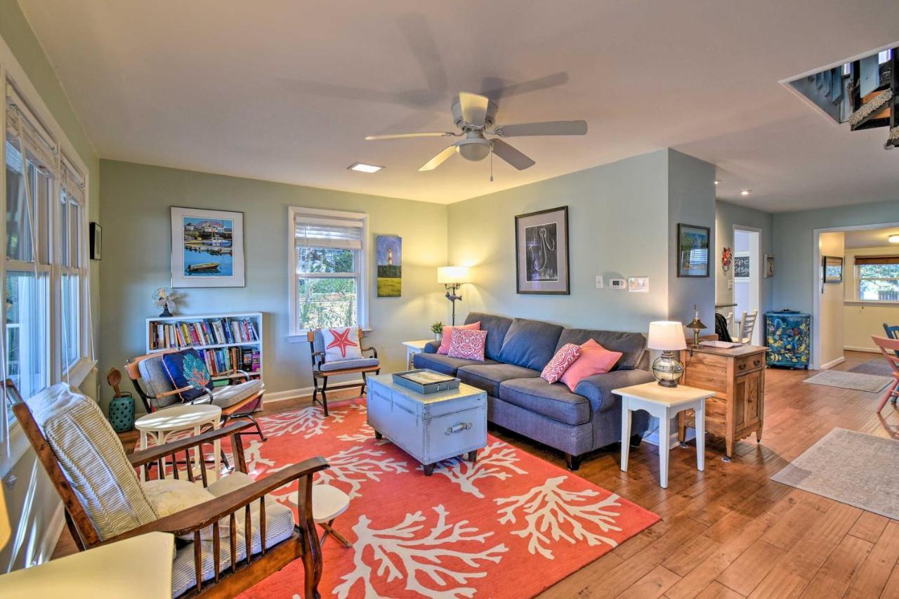 Classic Chesapeake Beachside With Porch! Holiday home *