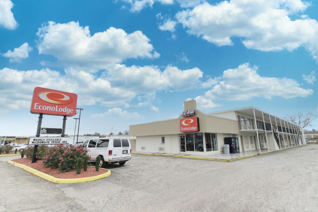 Econo Airport Hotel