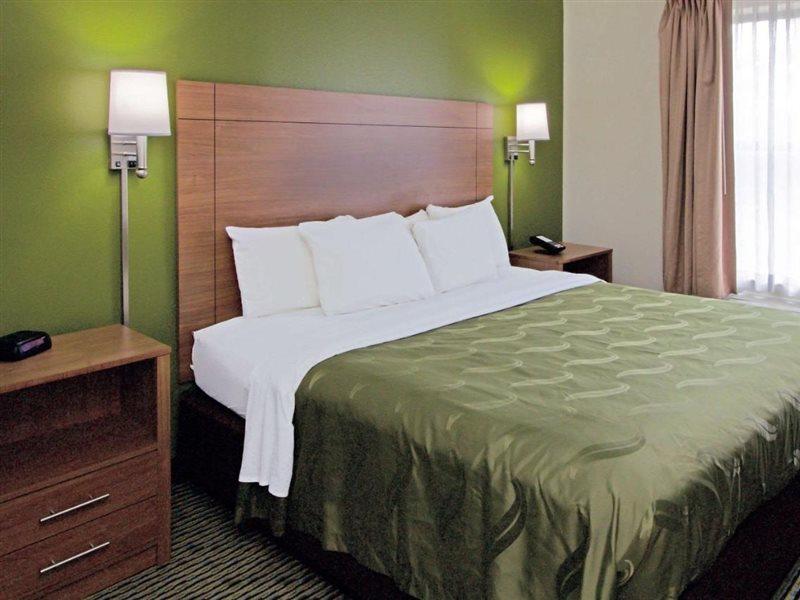 Hotel Quality Wright - Airport 3*