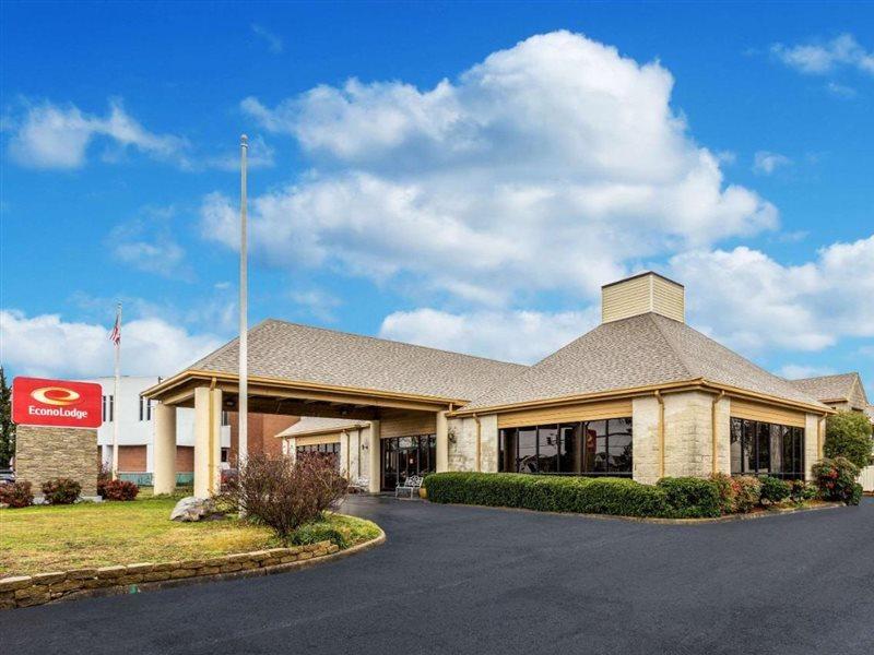 Econo Naval Station Hotel 2*