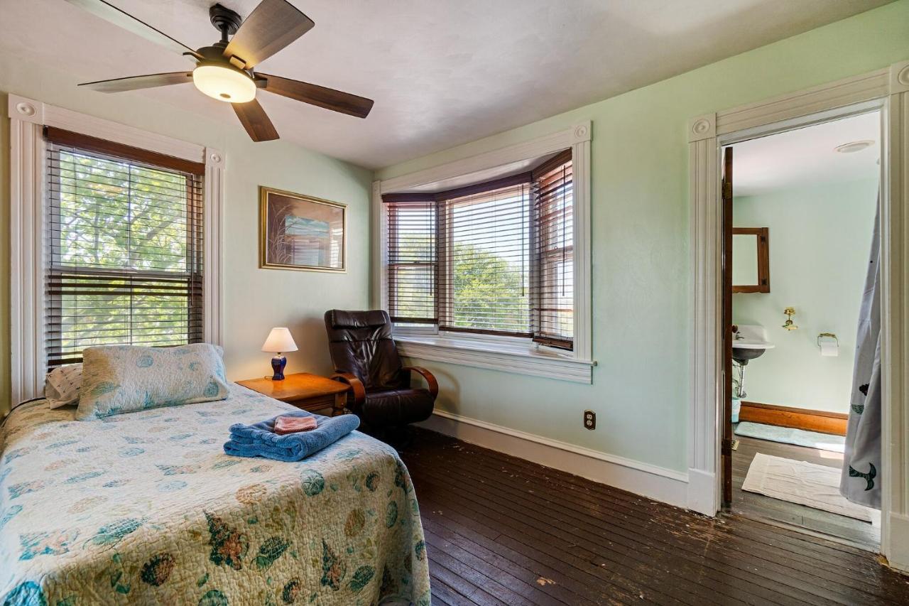 Captains Quarters By The Bay * Norfolk