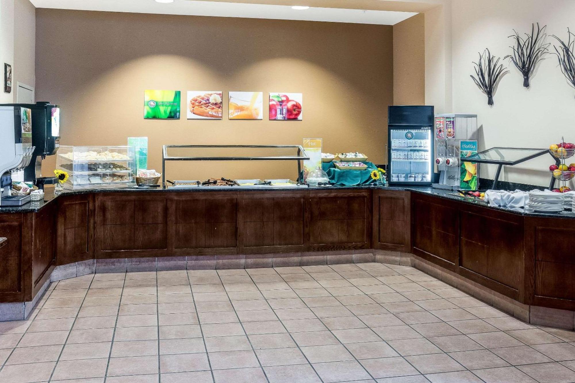 Quality Wright - Airport Hotel