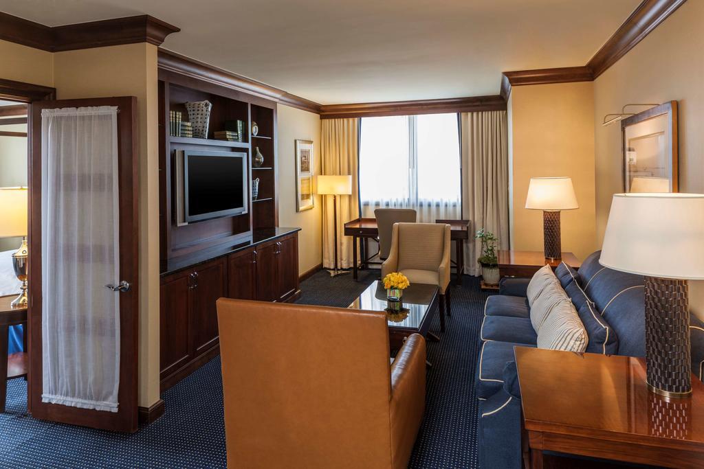 Sheraton Waterside Hotel