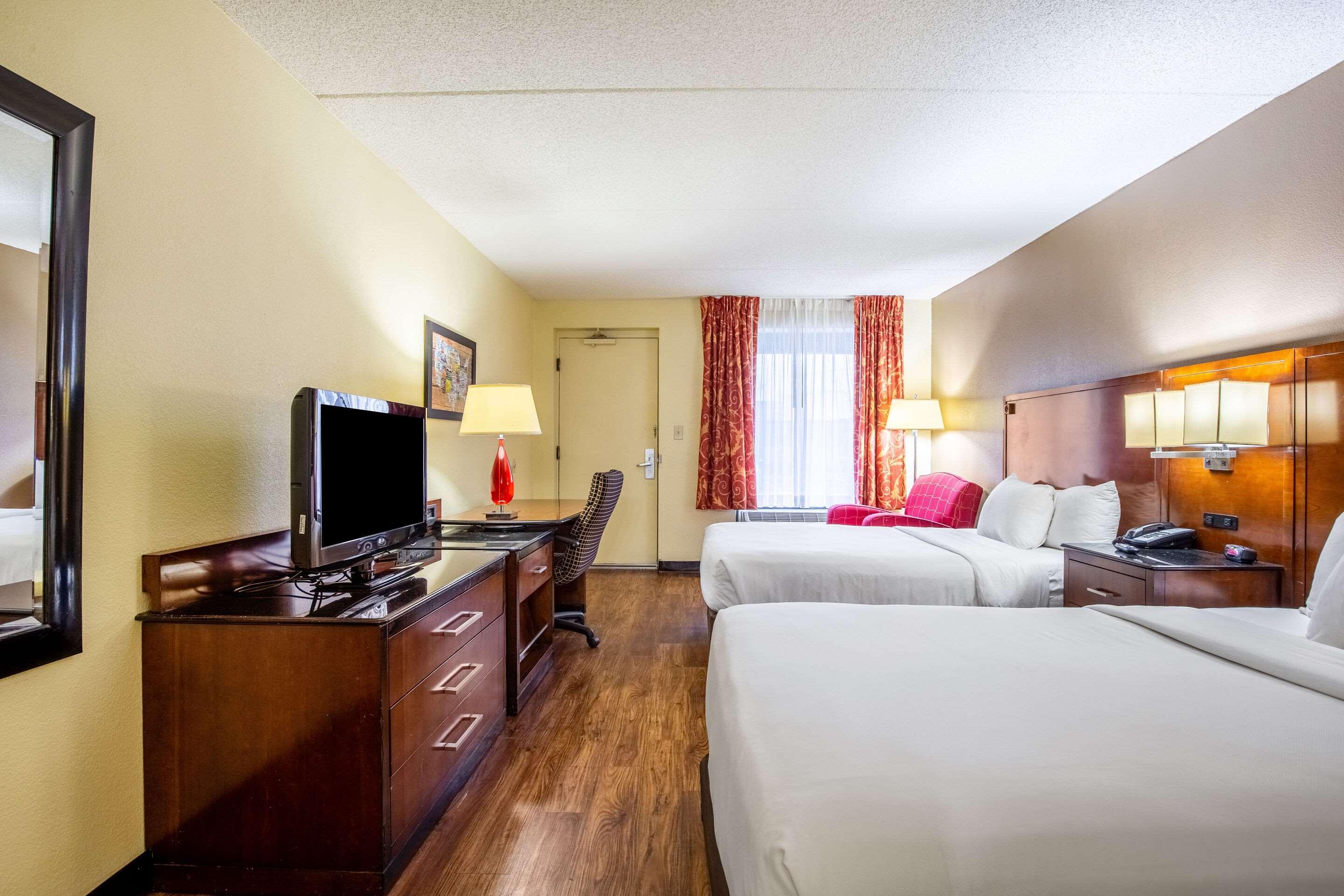 Econo Naval Station Hotel