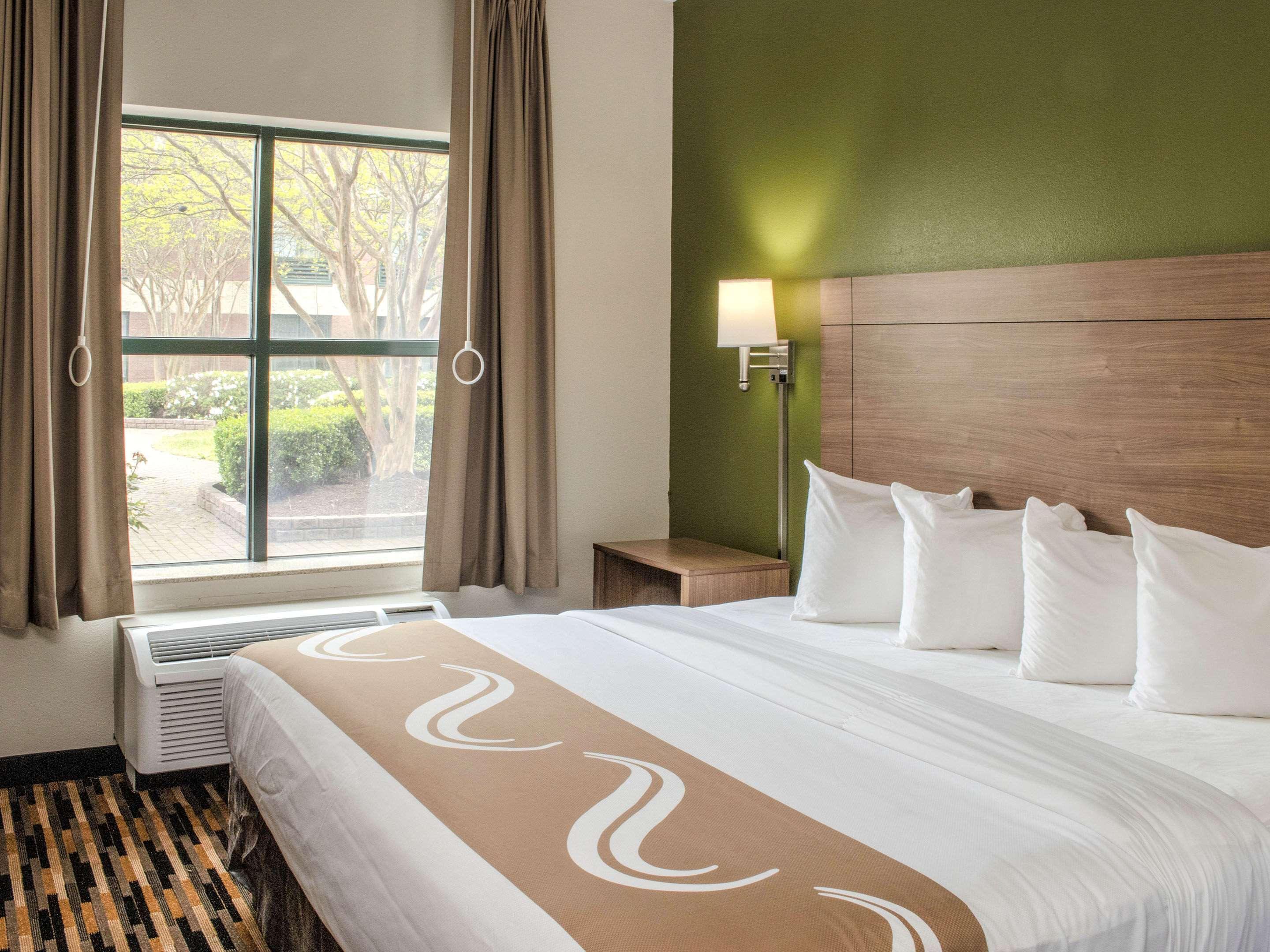 Hotel Quality Wright - Airport 3*