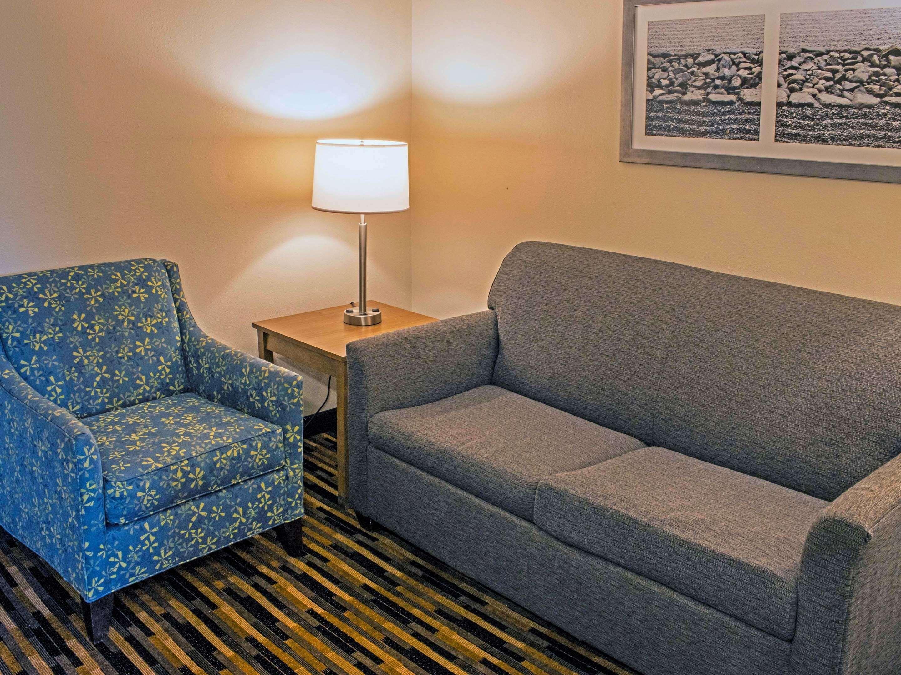 Hotel Quality Wright - Airport 3*