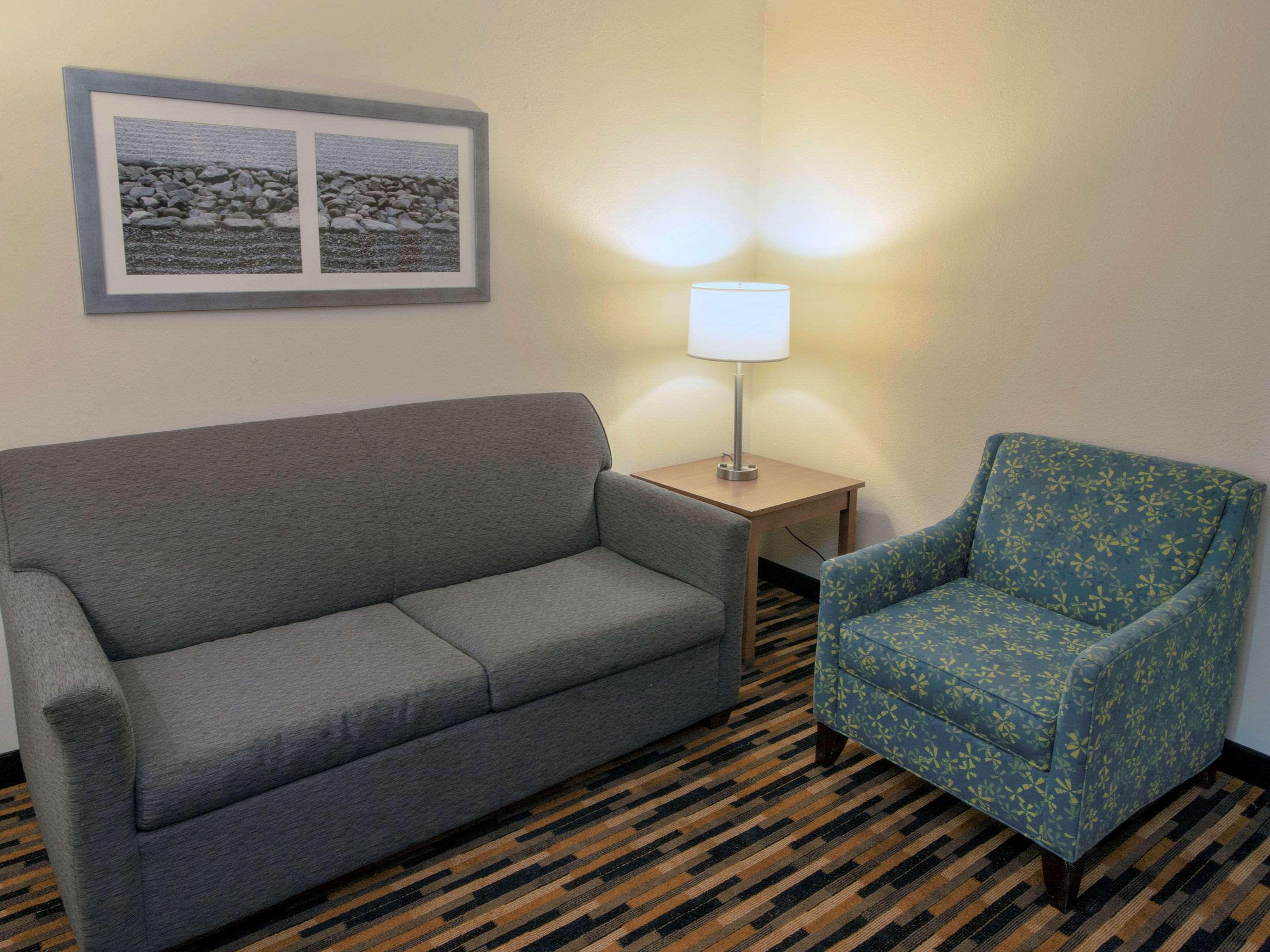 Hotel Quality Wright - Airport 3*
