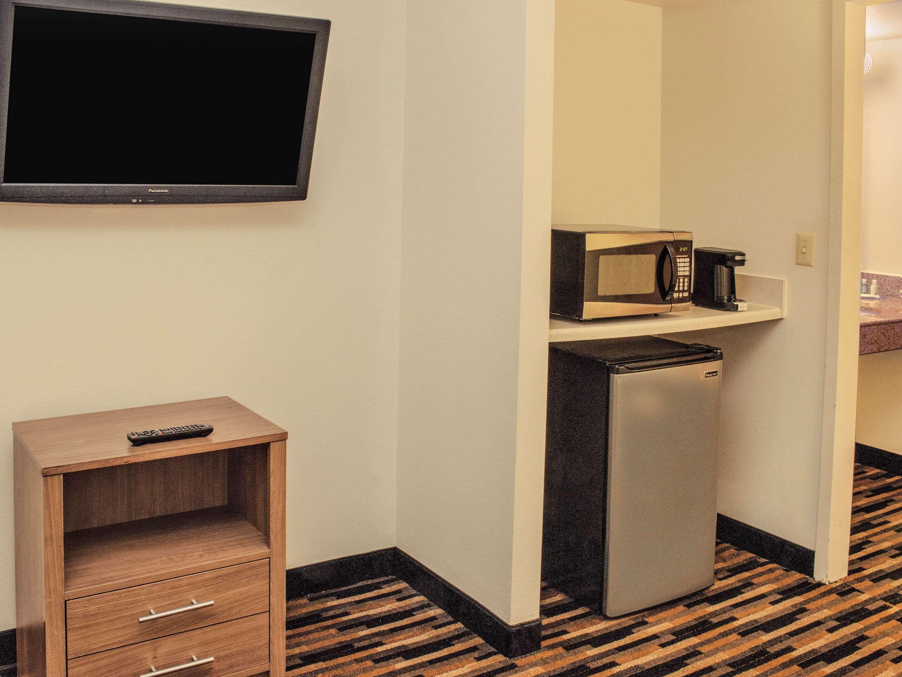 Hotel Quality Wright - Airport 3*
