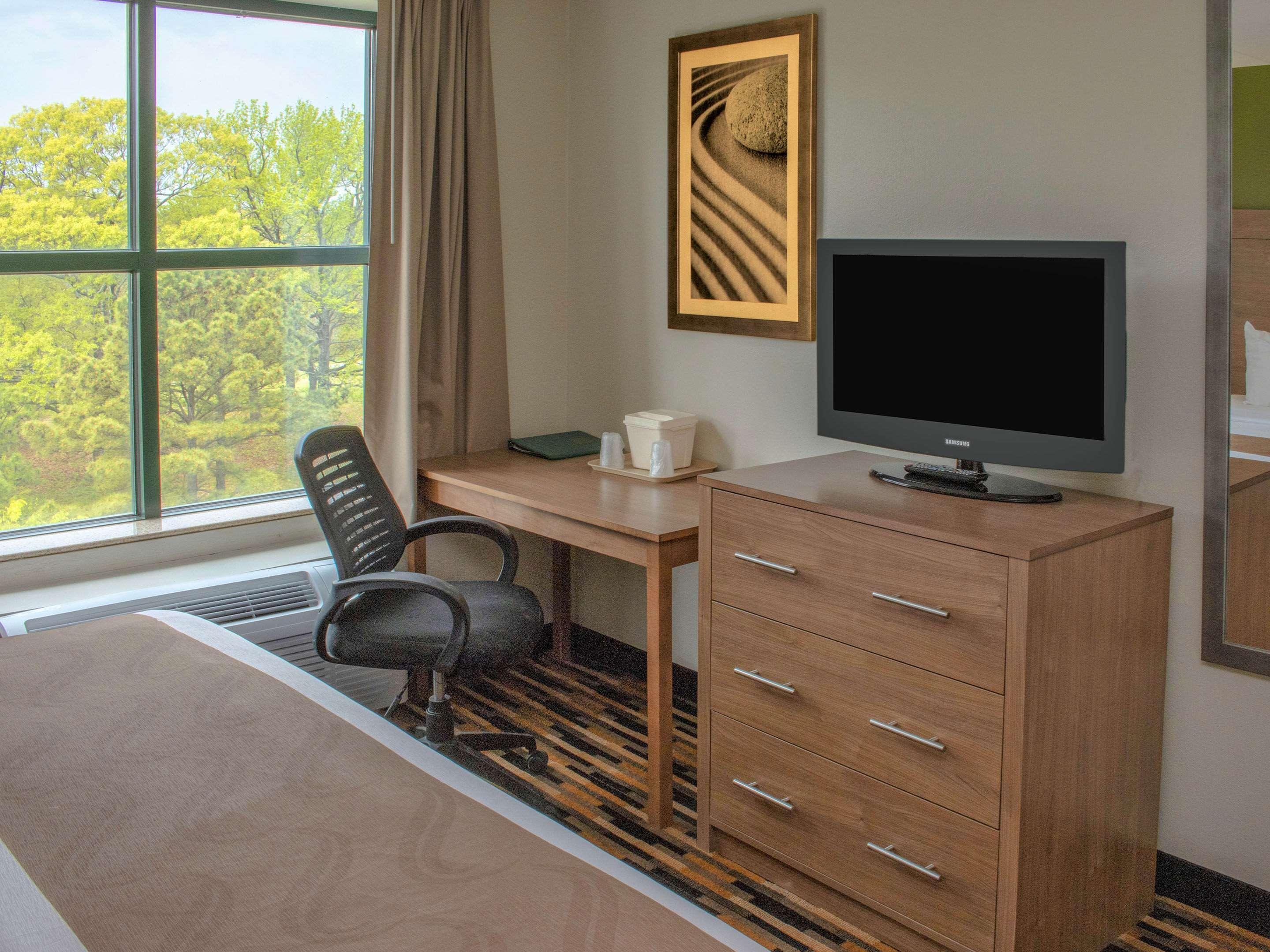 Quality Wright - Airport Hotel 3*