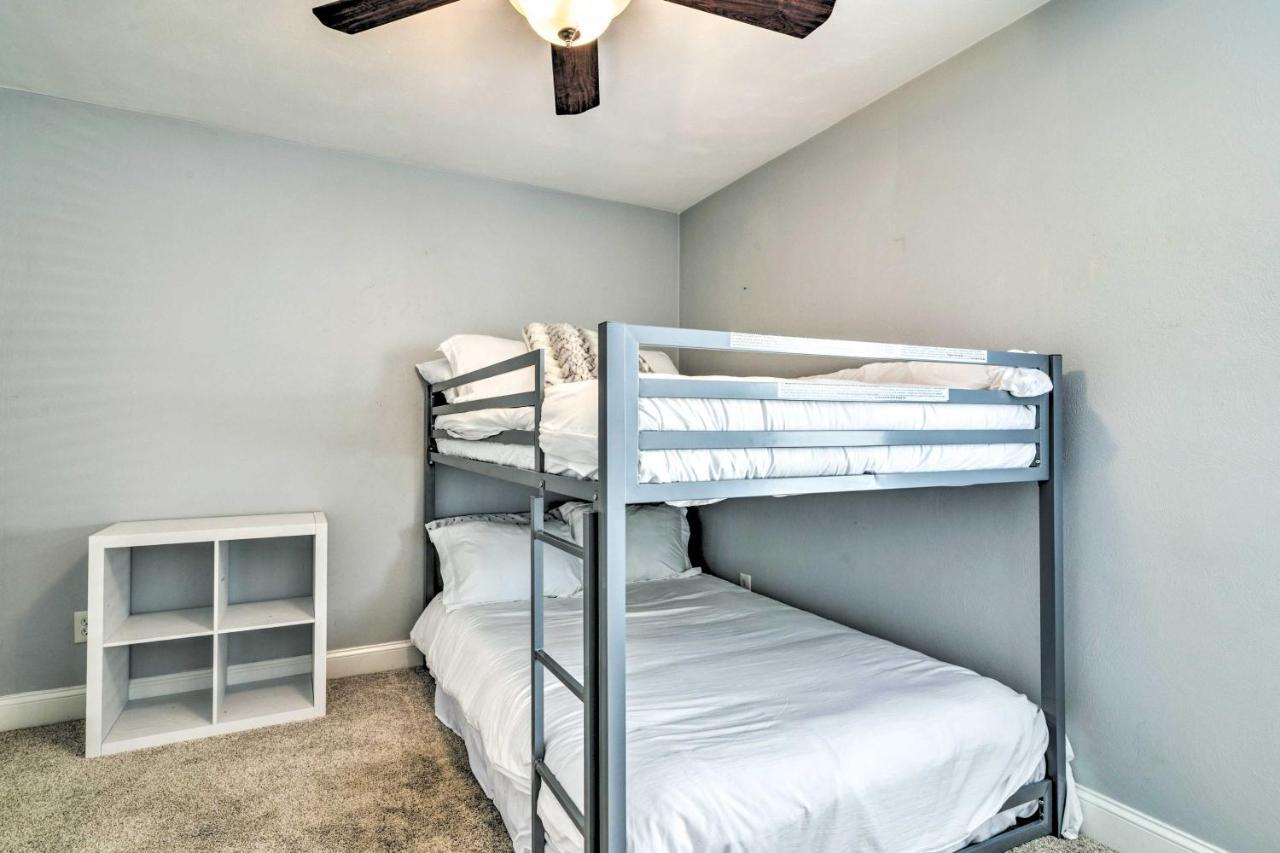 Inviting Family Retreat 1 Block To Beach! * Norfolk