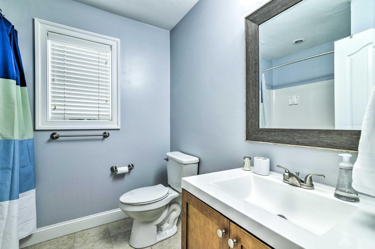 Inviting Family Retreat 1 Block To Beach! Holiday home