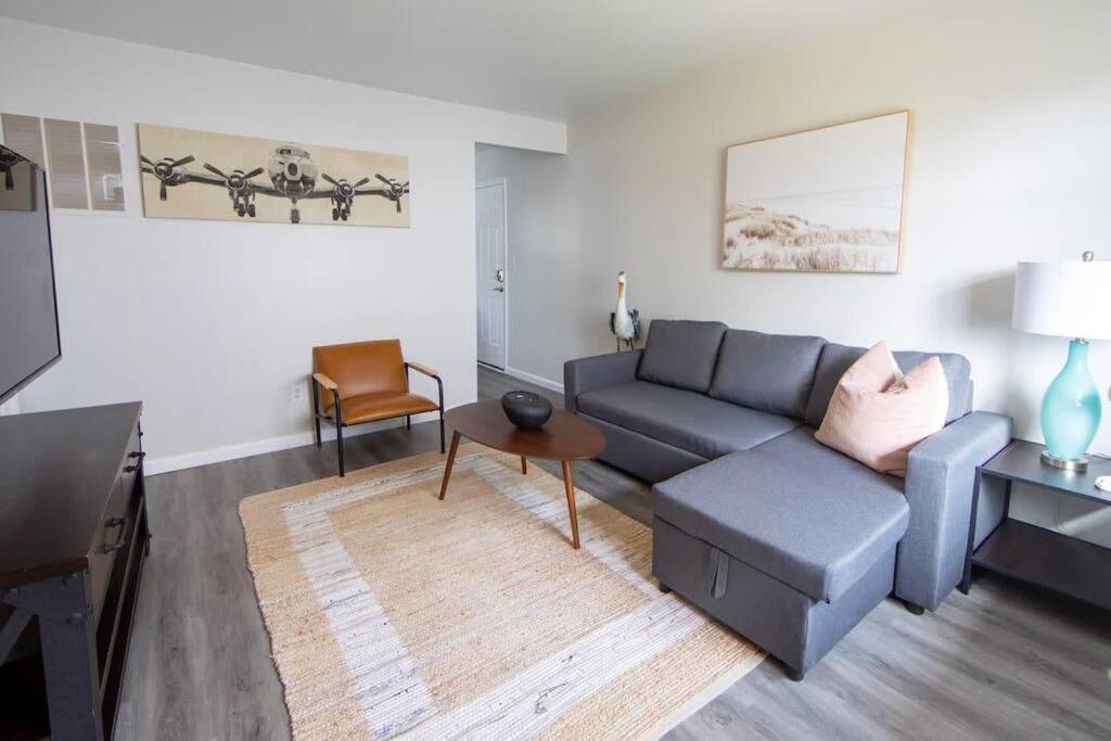 Relaxing On The Bay Apartment