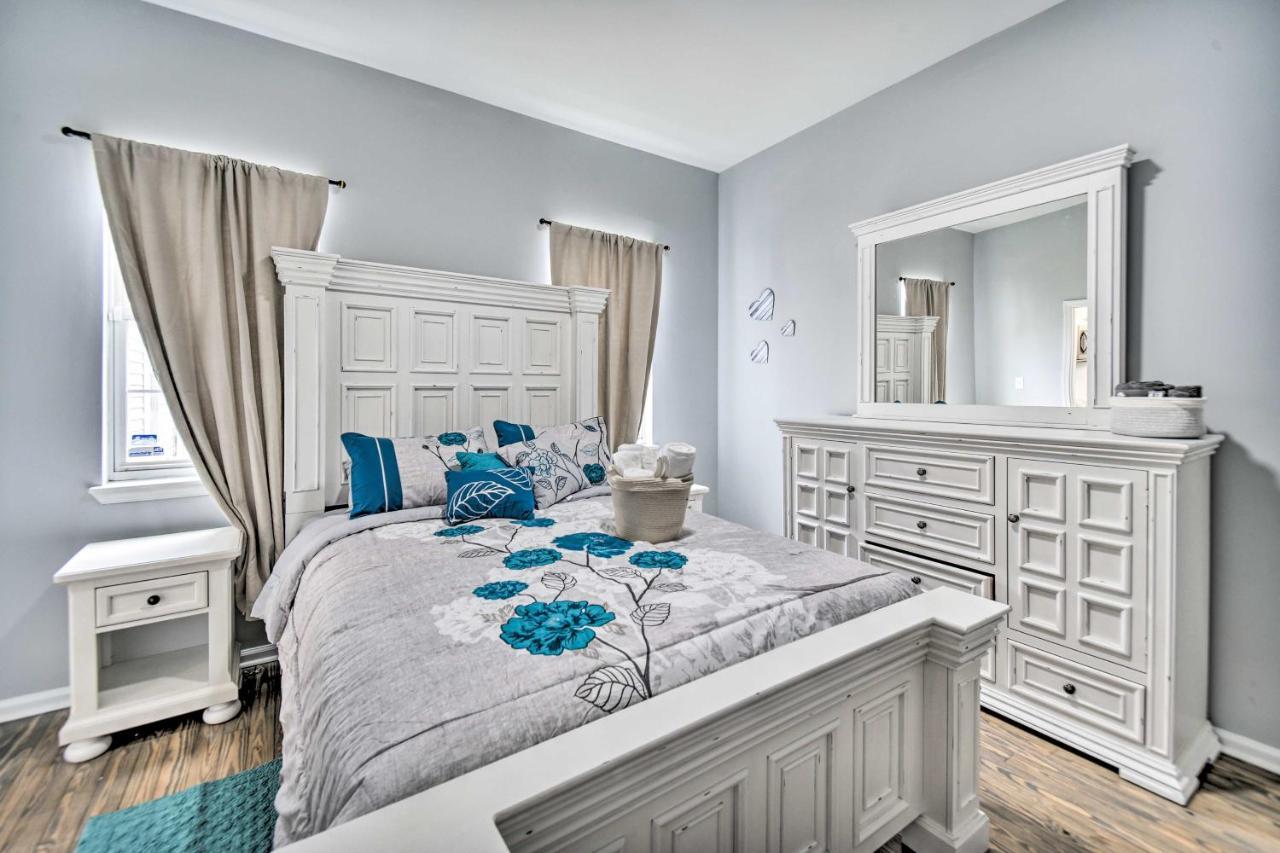 Bright With Deck Less Than 3 Mi To Town! * Norfolk