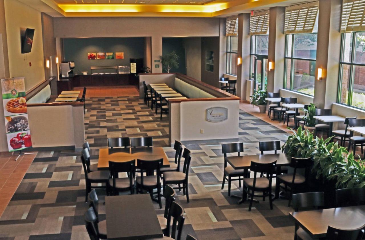 Hotel Quality Wright - Airport