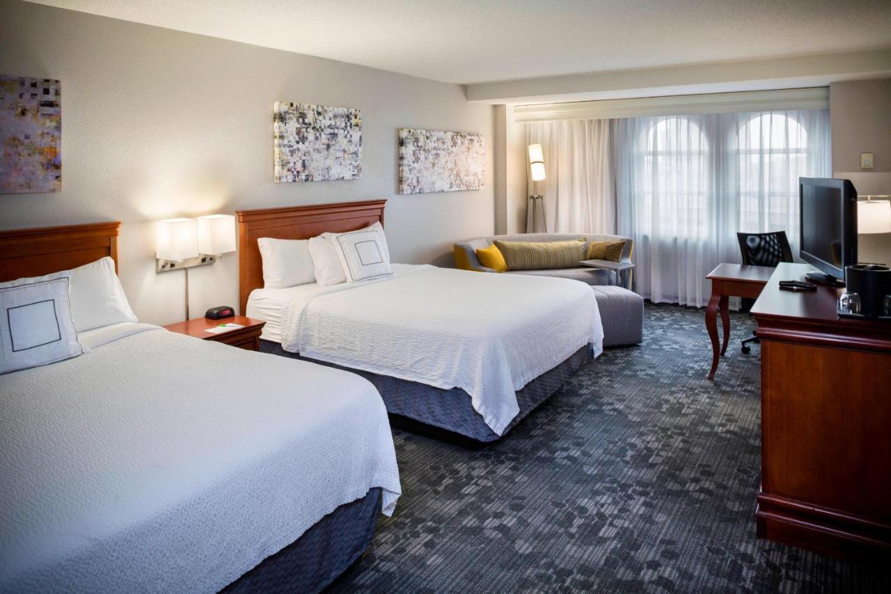 Courtyard By Marriott Downtown Hotel Norfolk