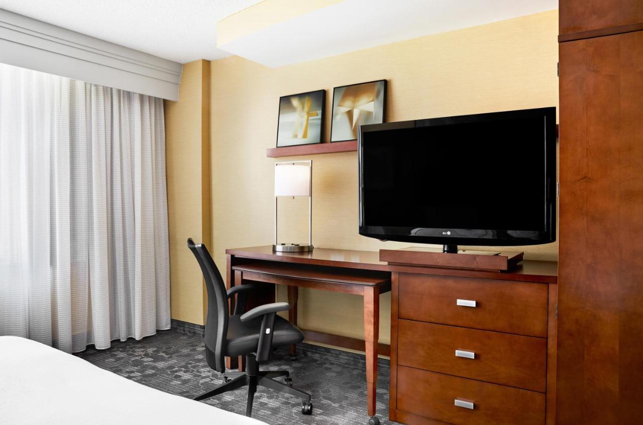 Courtyard By Marriott Downtown Norfolk