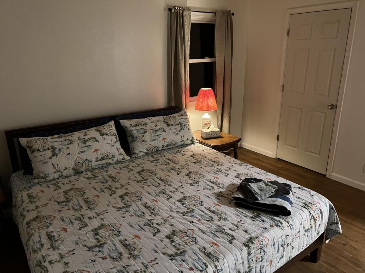 Boat House Ground Floor #2 - 1 Bedroom Waterfront, Wifi Apts *