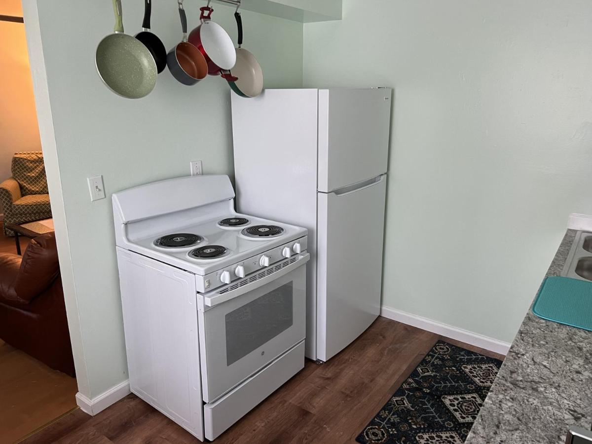 Boat House Ground Floor #2 - 1 Bedroom Waterfront, Wifi Apts Norfolk
