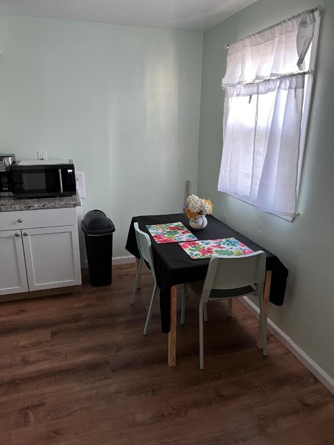 Boat House Ground Floor #2 - 1 Bedroom Waterfront, Wifi Apts Apartment Norfolk