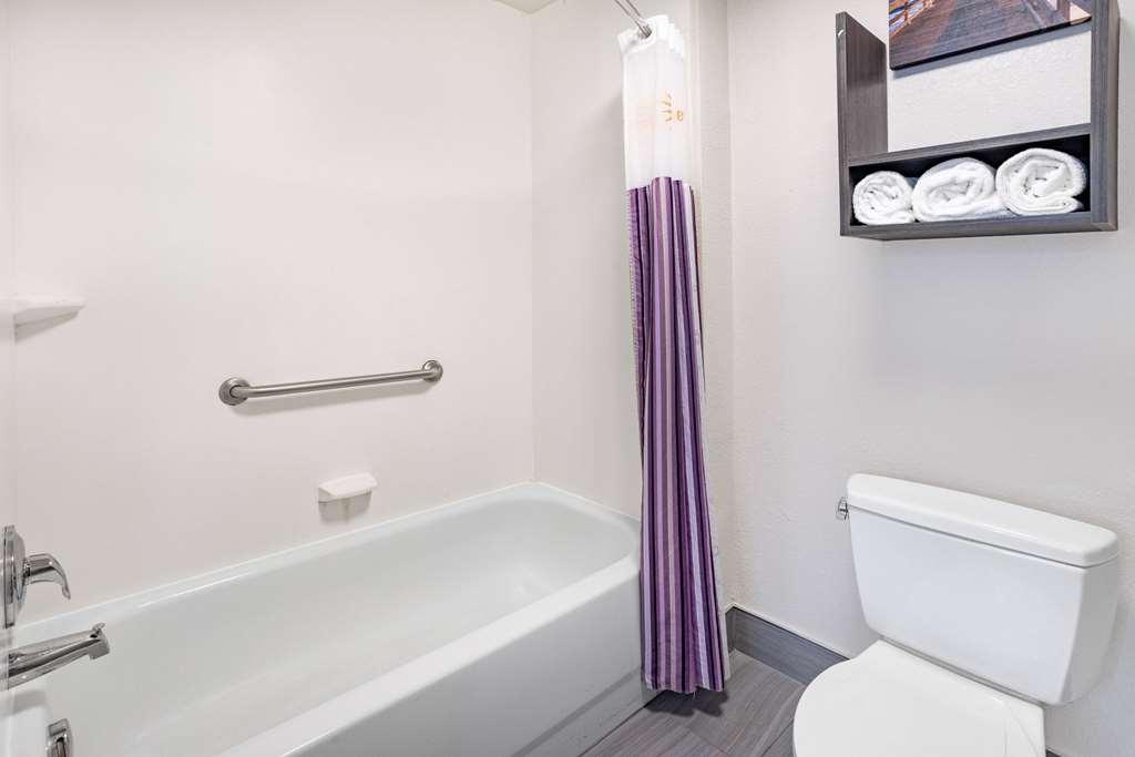 La Quinta & By Wyndham Hotel Norfolk