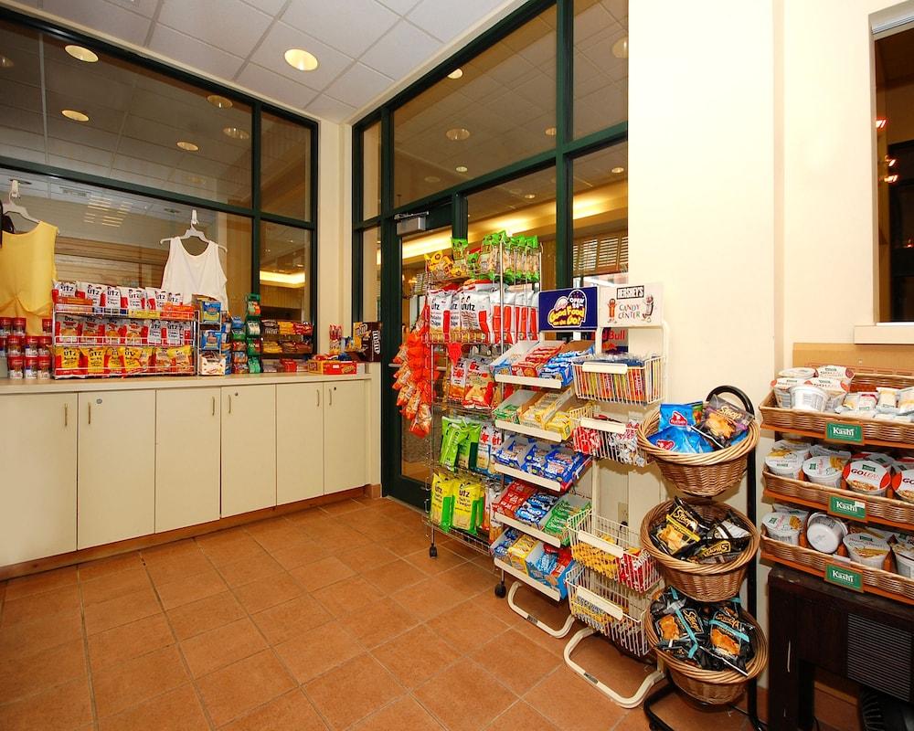 Quality Wright - Airport Hotel 3*