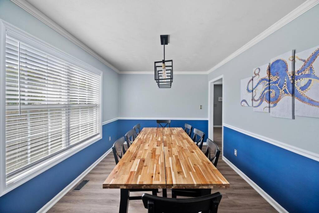 Captain's Quarters