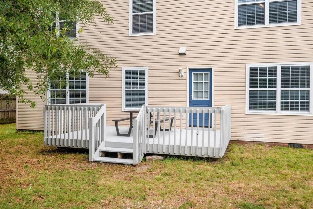 Captain's Quarters *