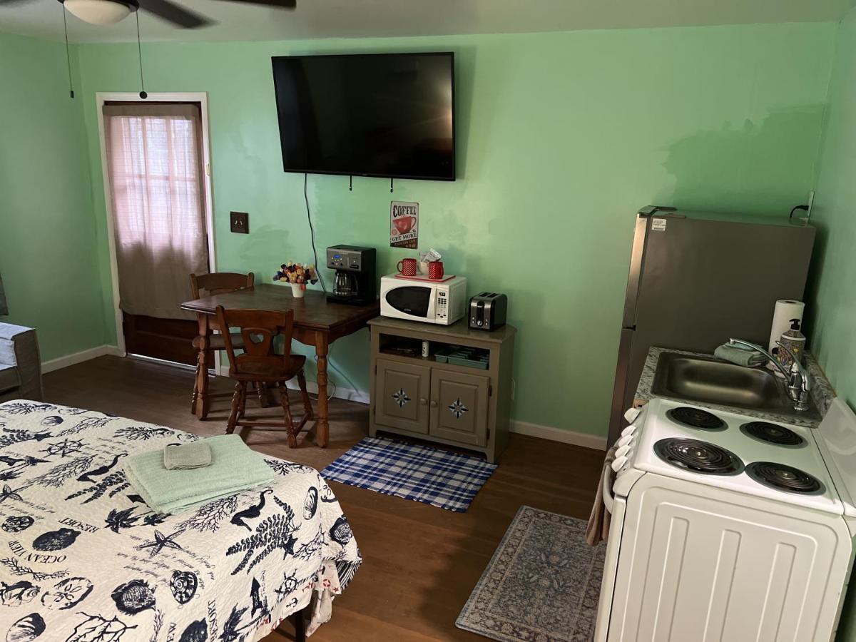 Boat House - Water Front Pets Wifi Smart Tv Apts Apartment